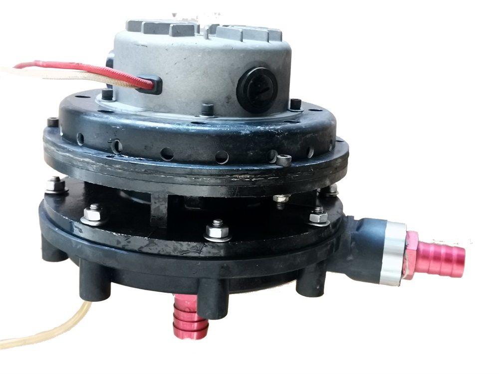 Lightweight high pressure and large flow pump